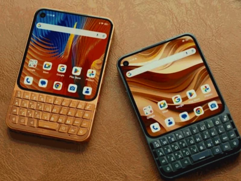 Компактный смартфон на Dimensity 8400 с полноценной клавиатурой QWERTY и 4-дюймовым экраном стал хитом: Titan 2 Elite Pro собрал 1,8 млн долларов на Kickstarter - 1